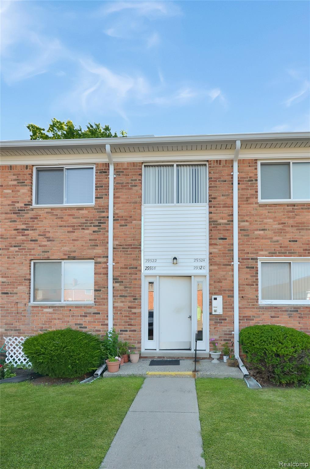 29322, Hoover, #322, Warren, Michigan, 48093