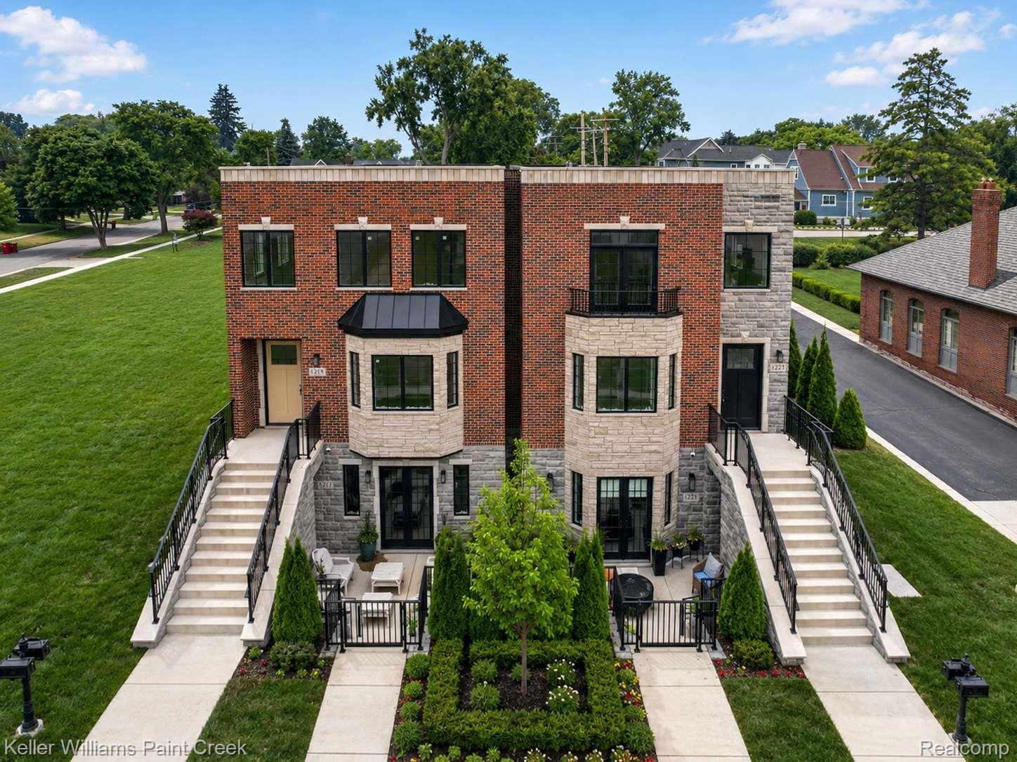 1221, Main, Rochester, Michigan, 48307