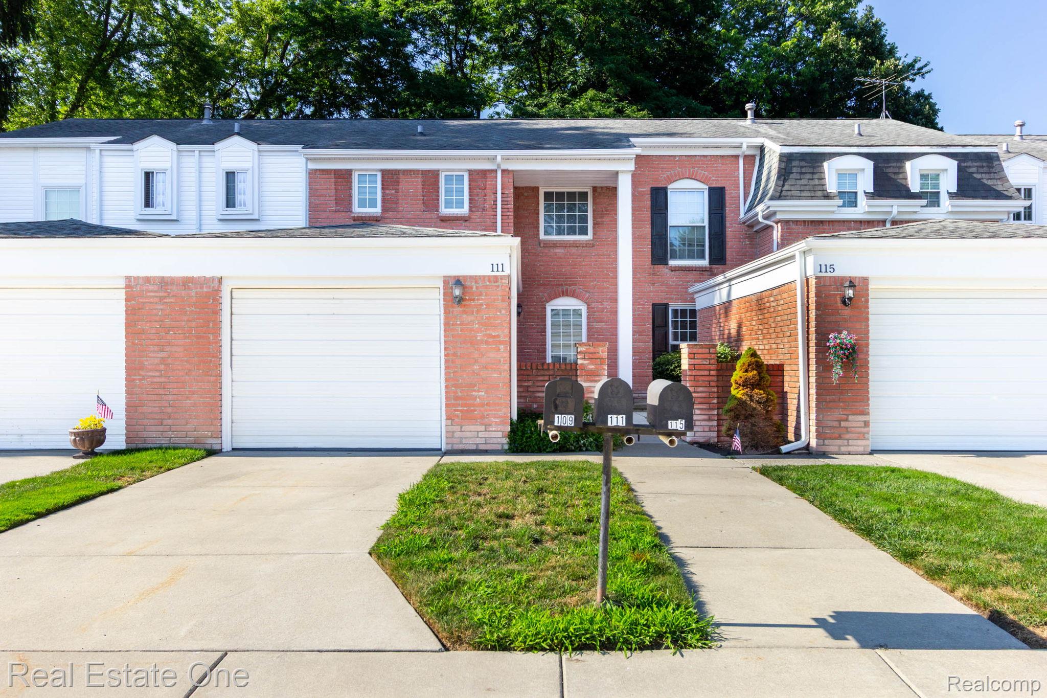 111, MANOR, Rochester Hills, Michigan, 48309