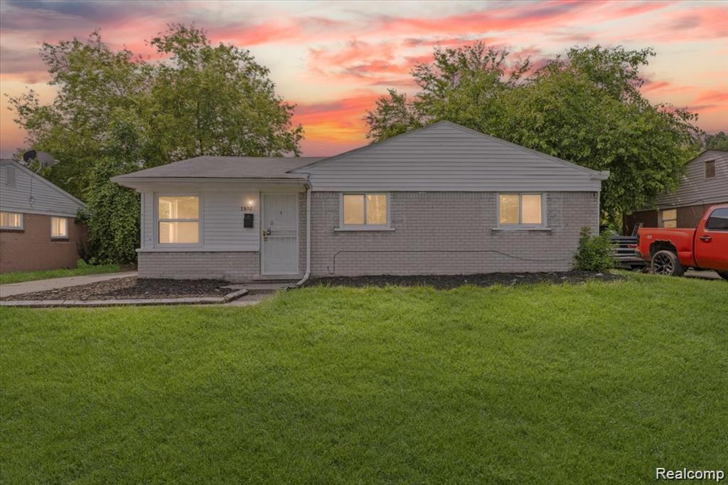 3930, Bayhan, Inkster, Michigan, 48141