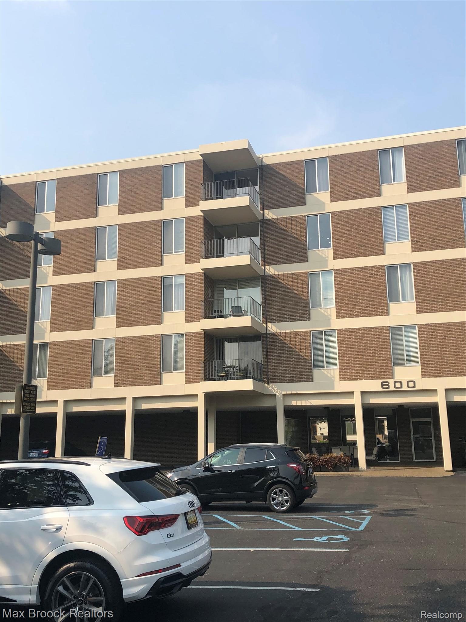 600, BROWN, #309, Birmingham, Michigan, 48009