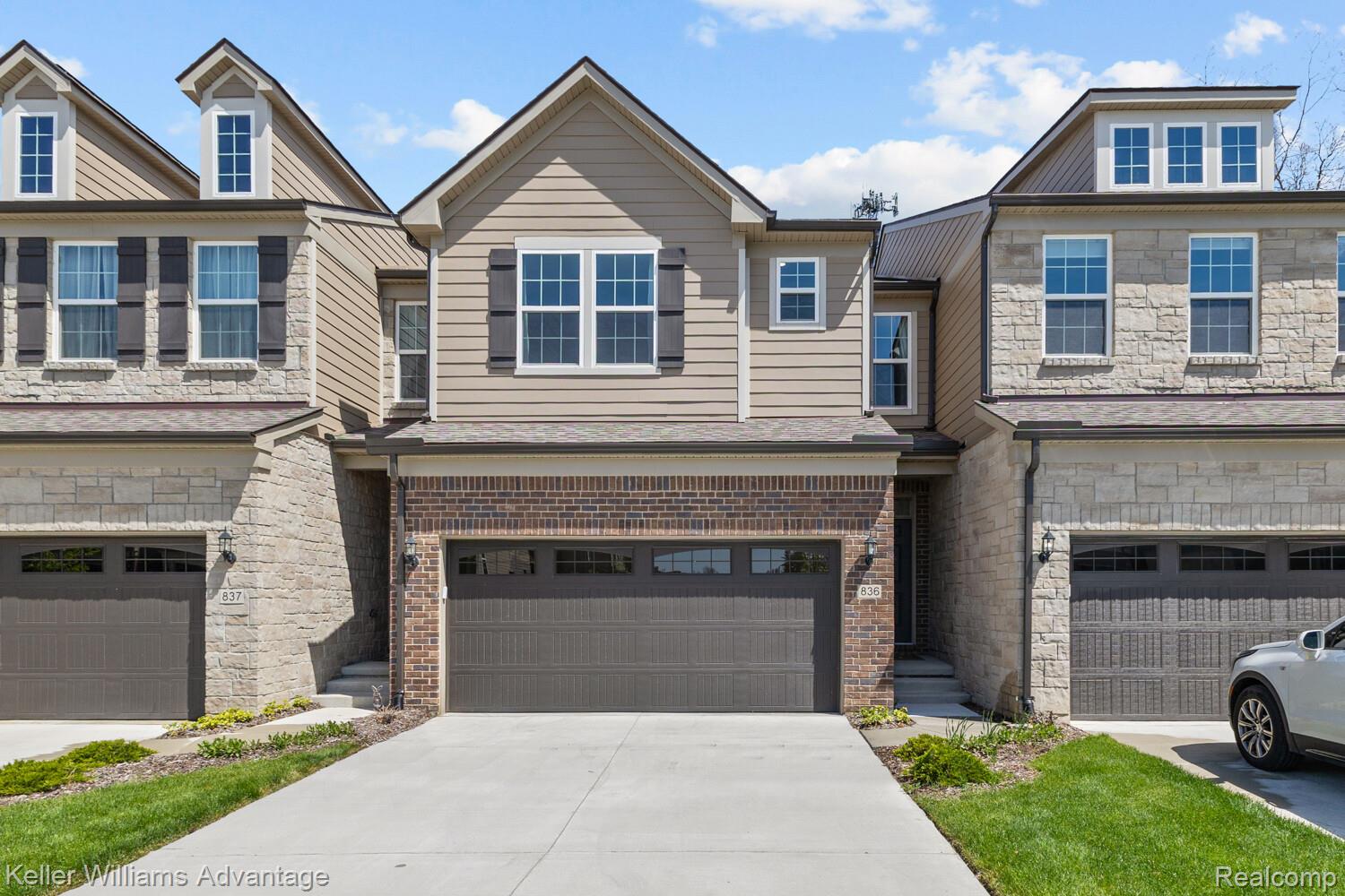 836, Addison, Walled Lake, Michigan, 48390