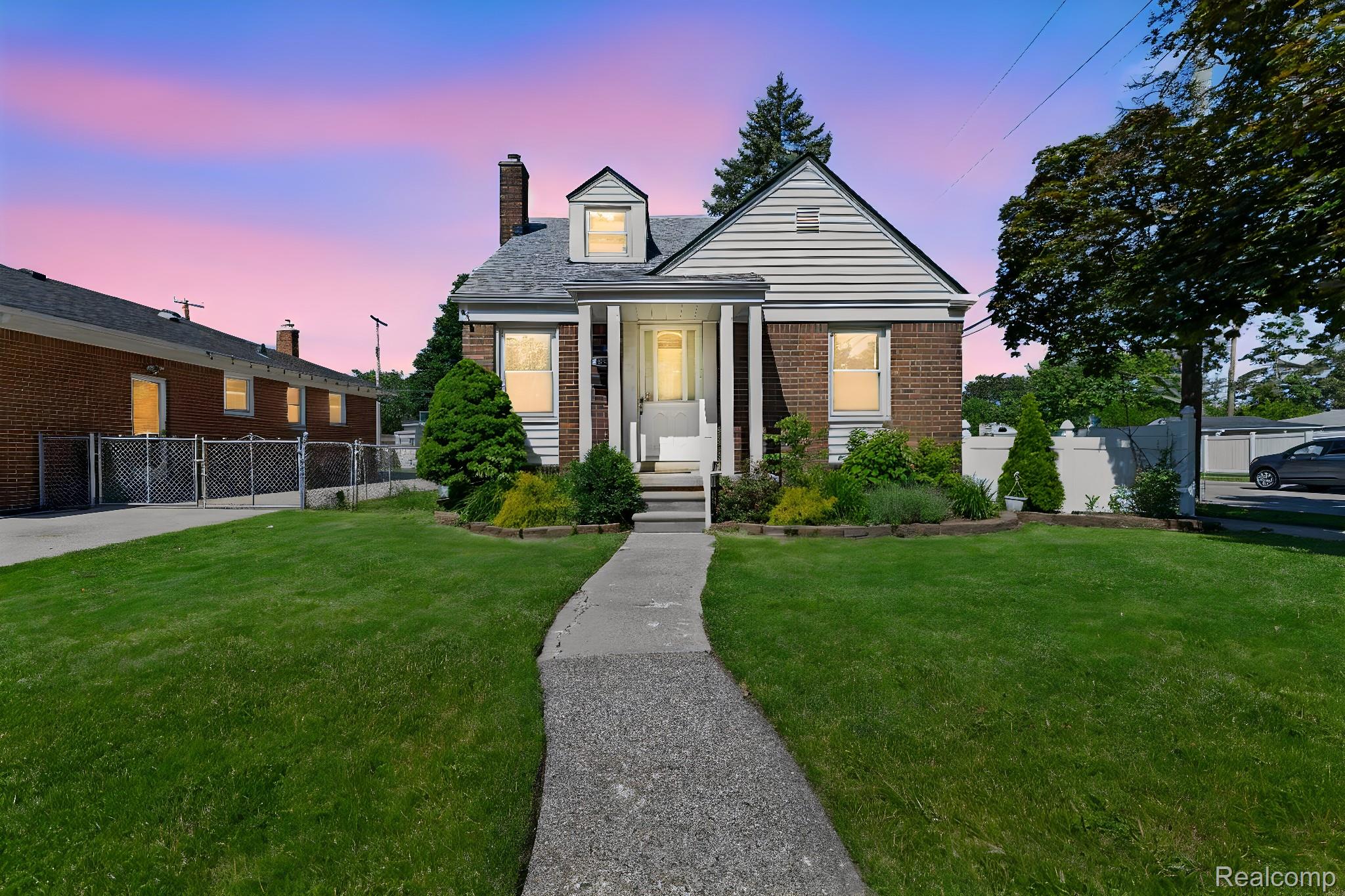 7604, Robinson, Allen Park, Michigan, 48101