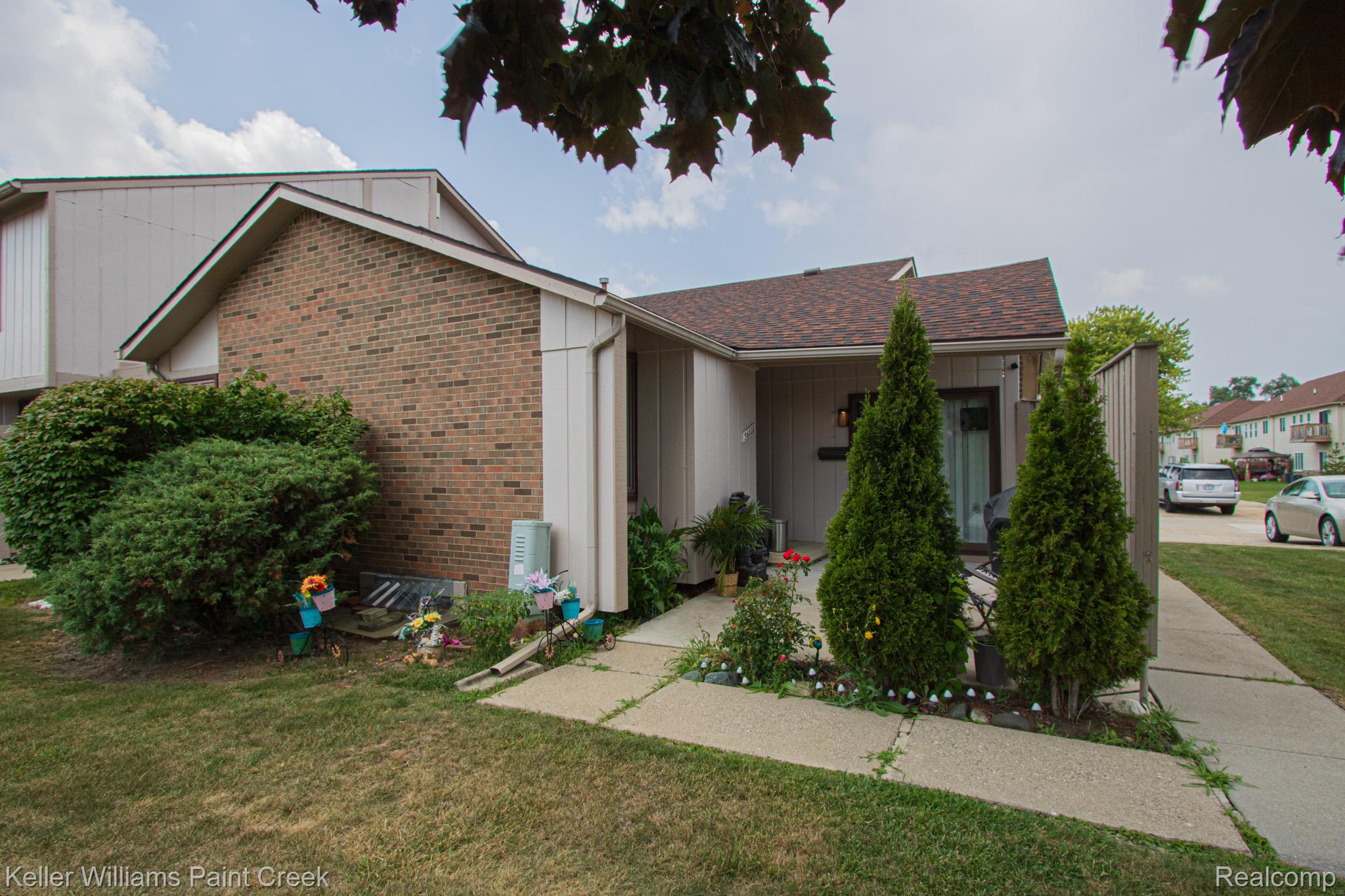 36028, Saint Ives, Clinton Township, Michigan, 48035