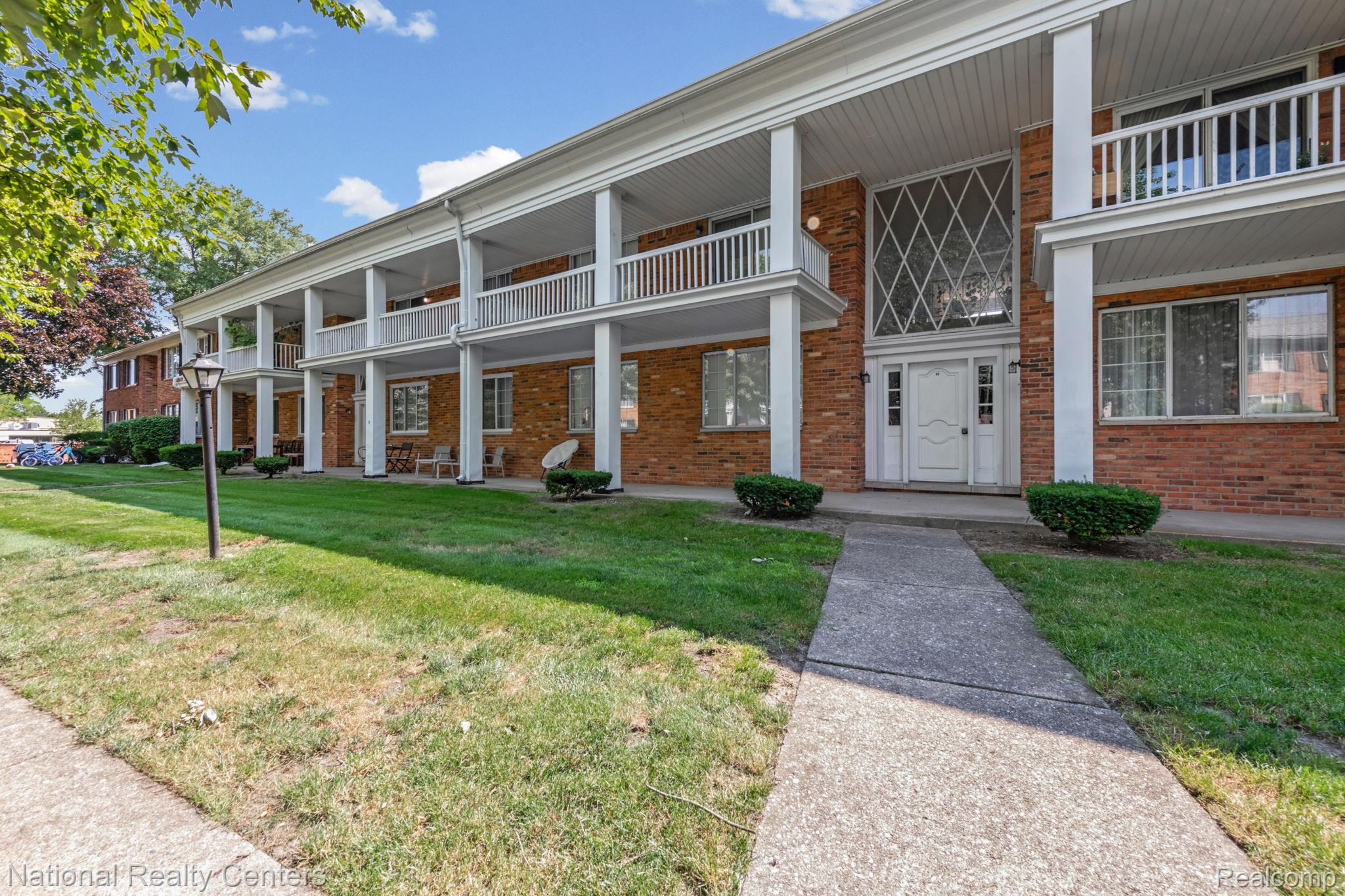 29546, Hoover, Warren, Michigan, 48093