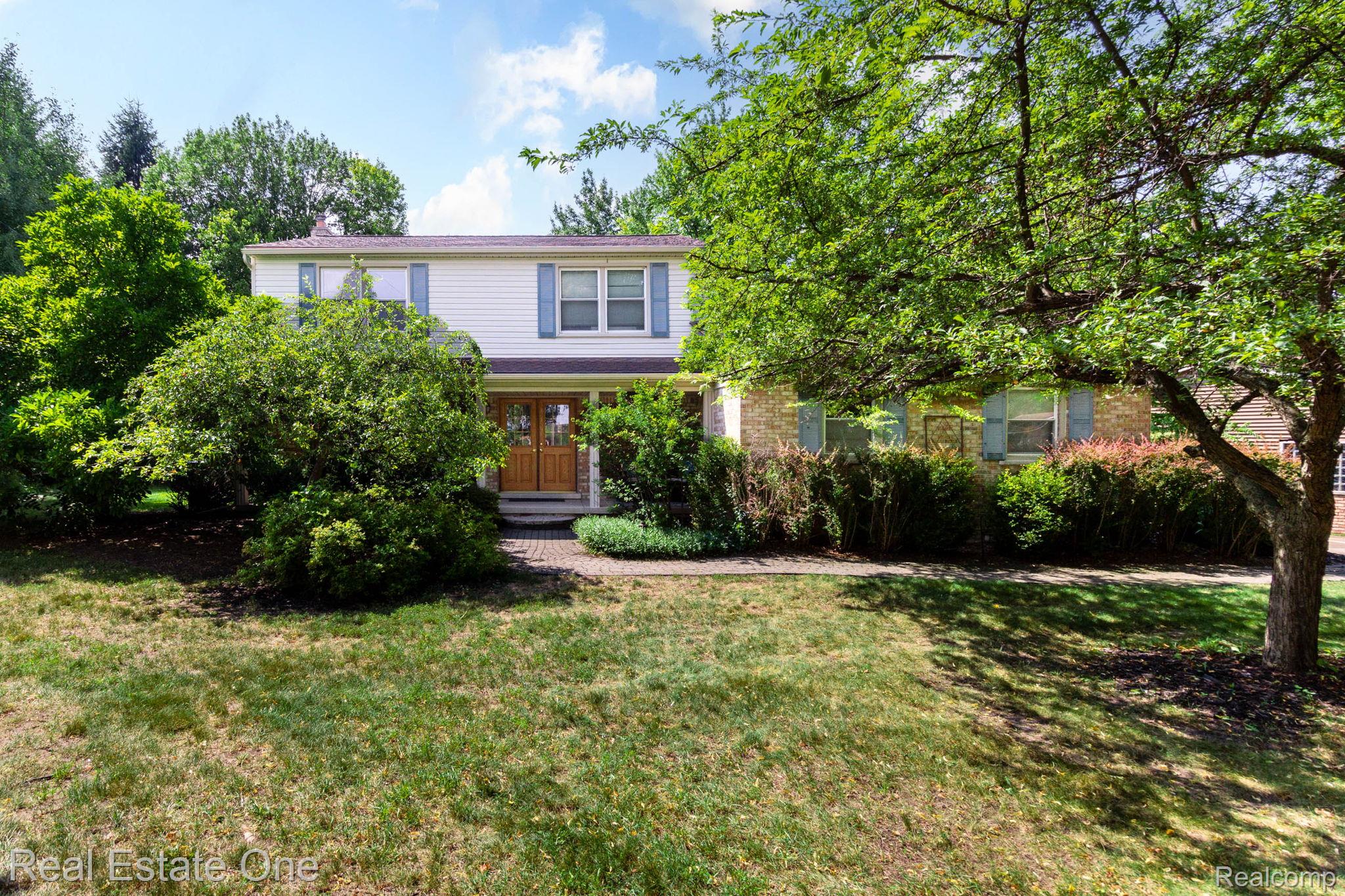 6011, Walker, Troy, Michigan, 48085
