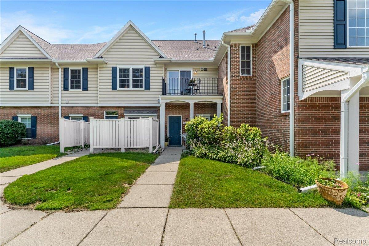 2929, Cottonwood, Waterford, Michigan, 48328