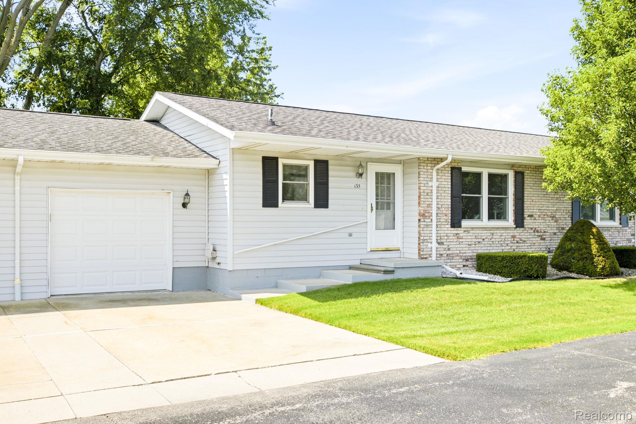 135, Joan, Marysville, Michigan, 48040
