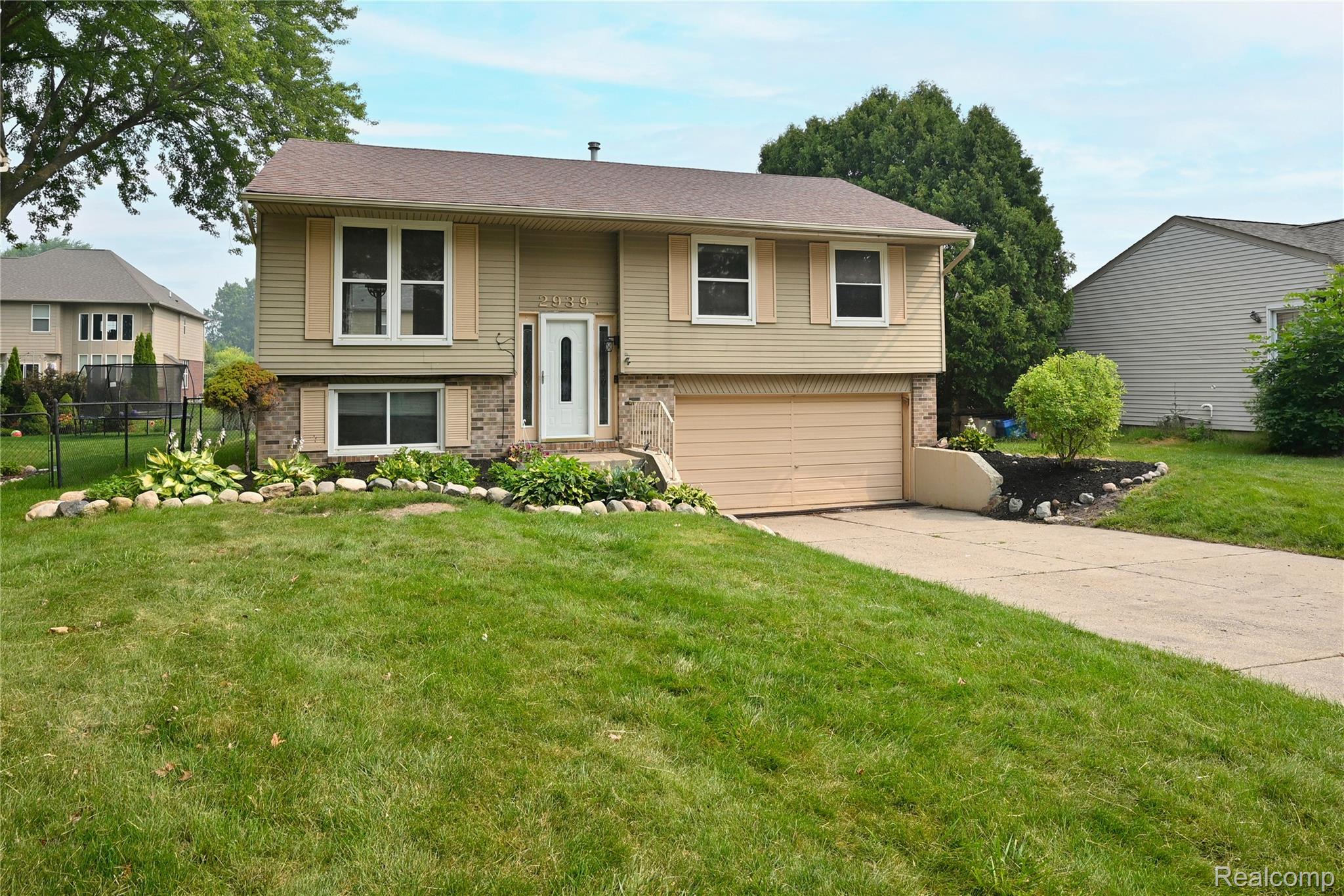 2939, Winter, Troy, Michigan, 48083