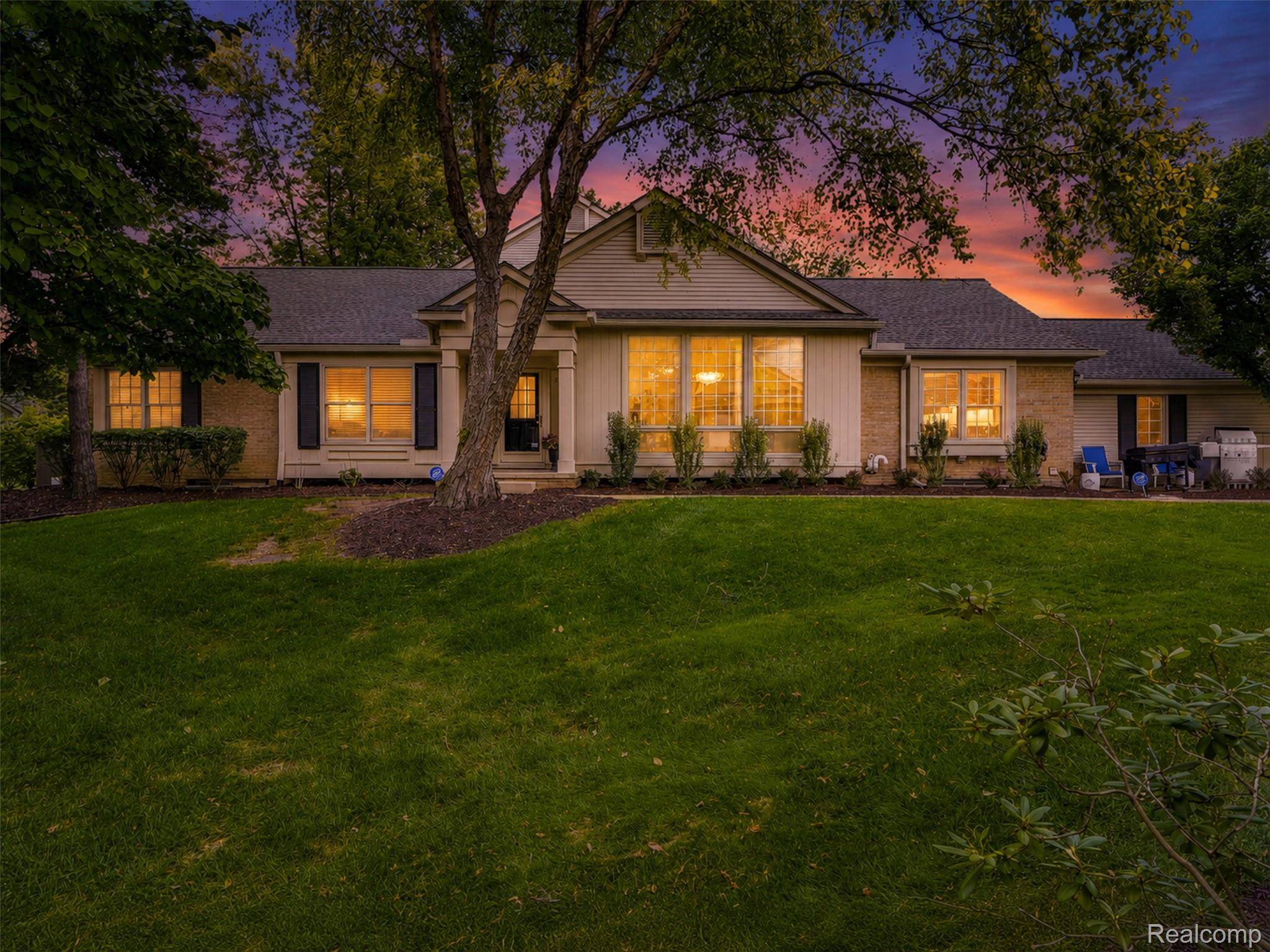 6012, Danbury, West Bloomfield, Michigan, 48322