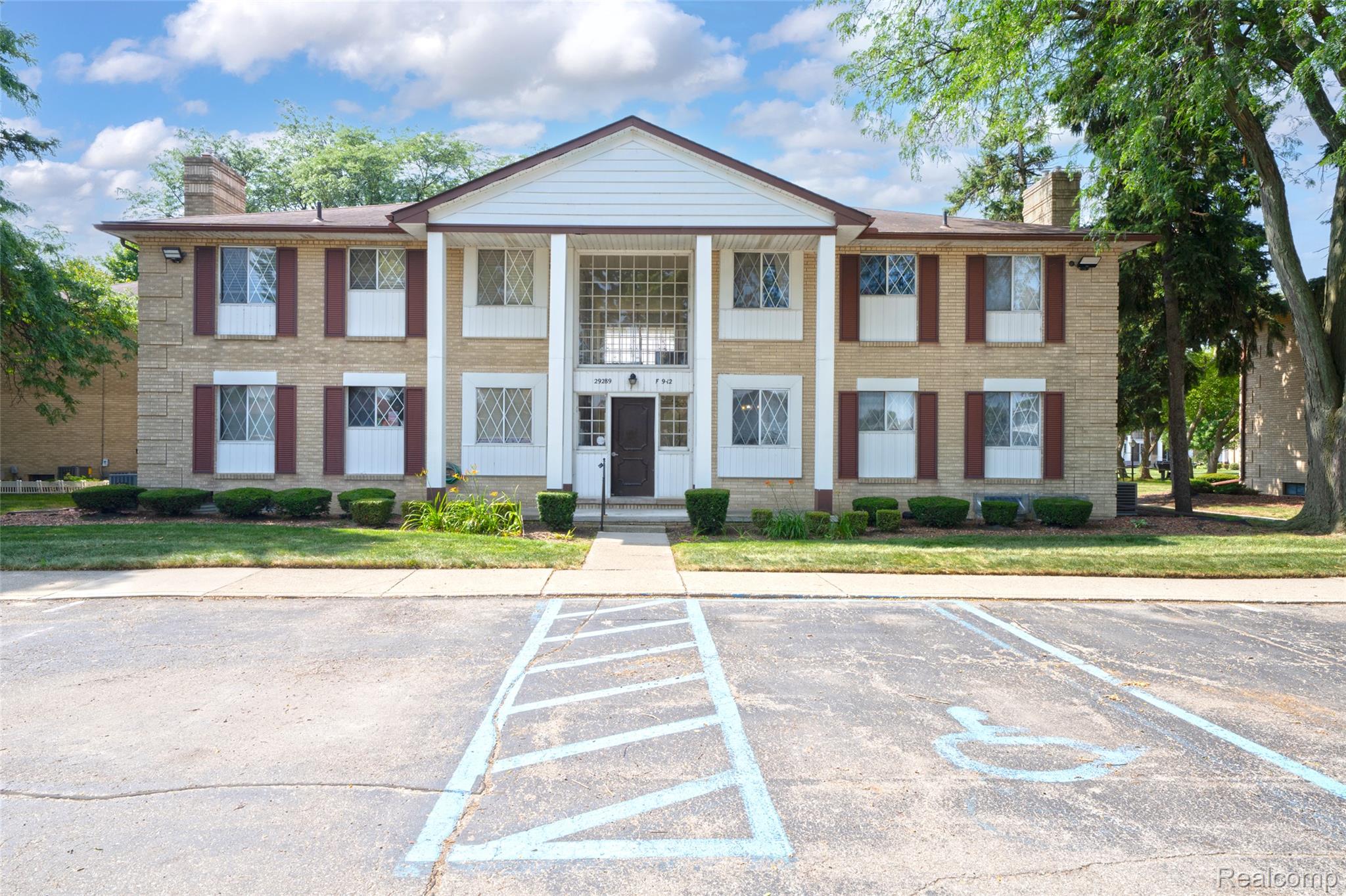 29289, Hayes, #F-10, Warren, Michigan, 48088