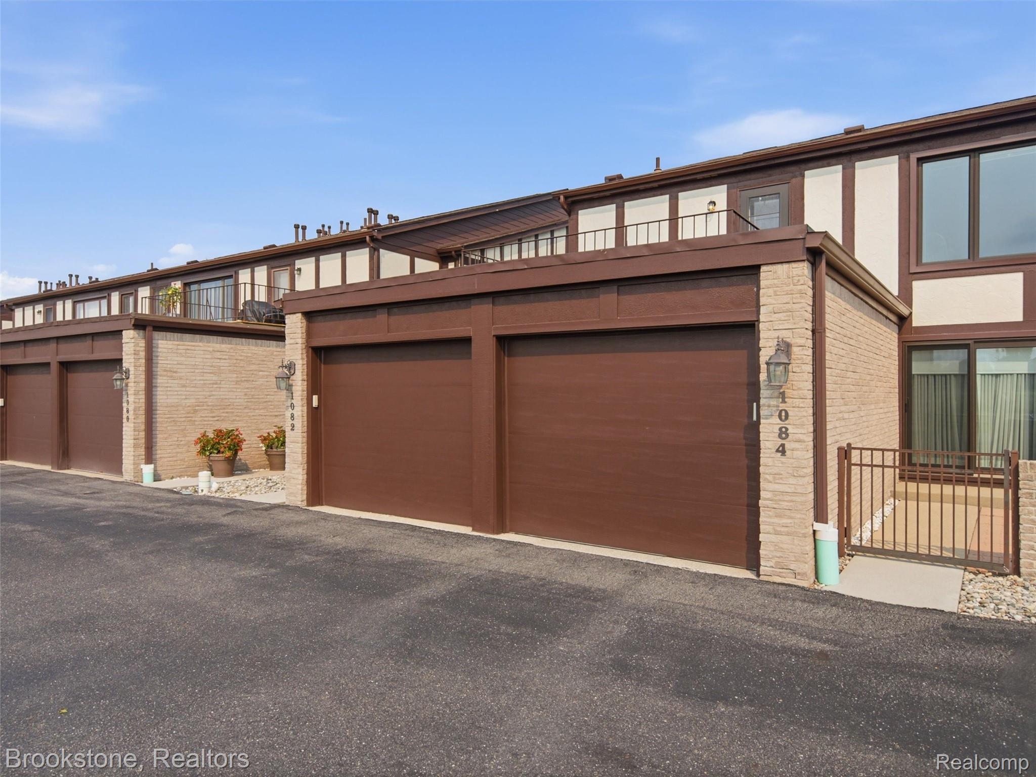 1082, Country Club, #84, St. Clair Shores, Michigan, 48082