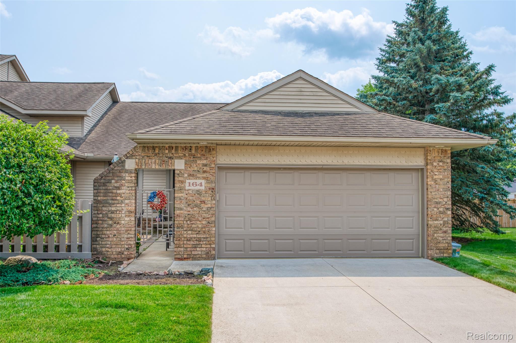 164, Addison, Fowlerville, Michigan, 48836