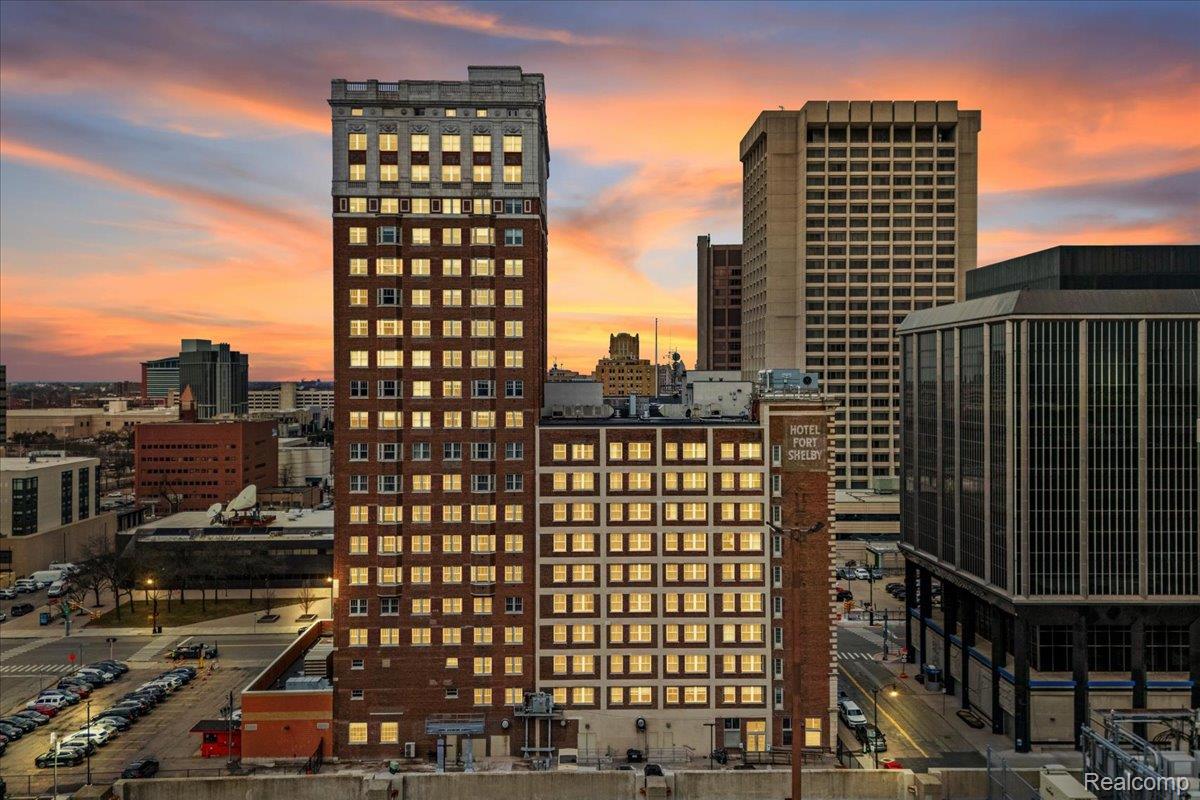 525, LAFAYETTE, #C21, Detroit, Michigan, 48226