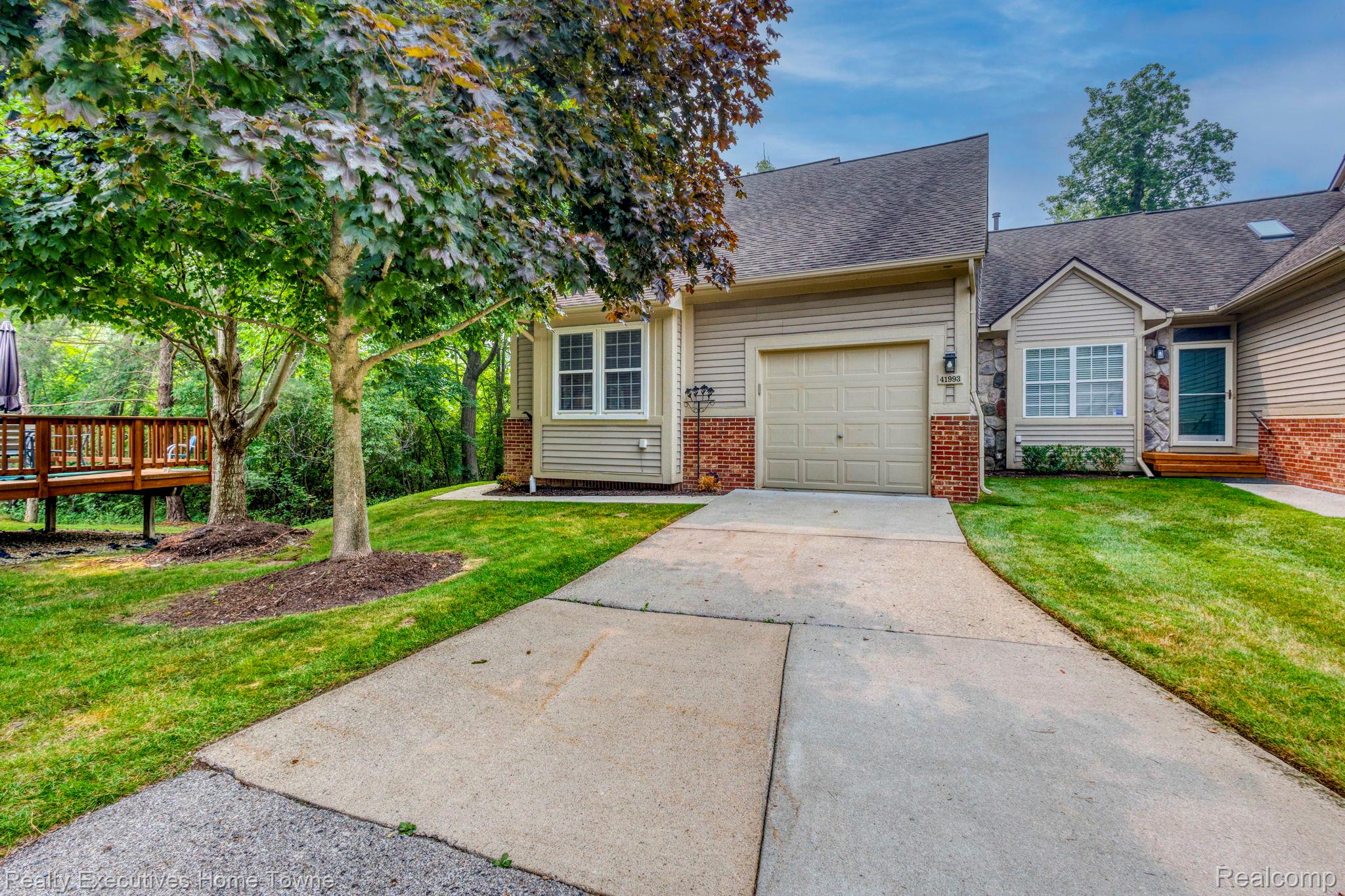 41993, Arrowhead, Novi, Michigan, 48377