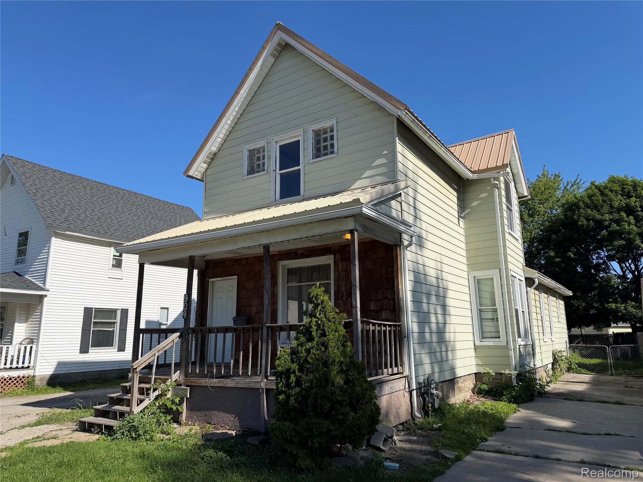 909, Pine, Port Huron, Michigan, 48060