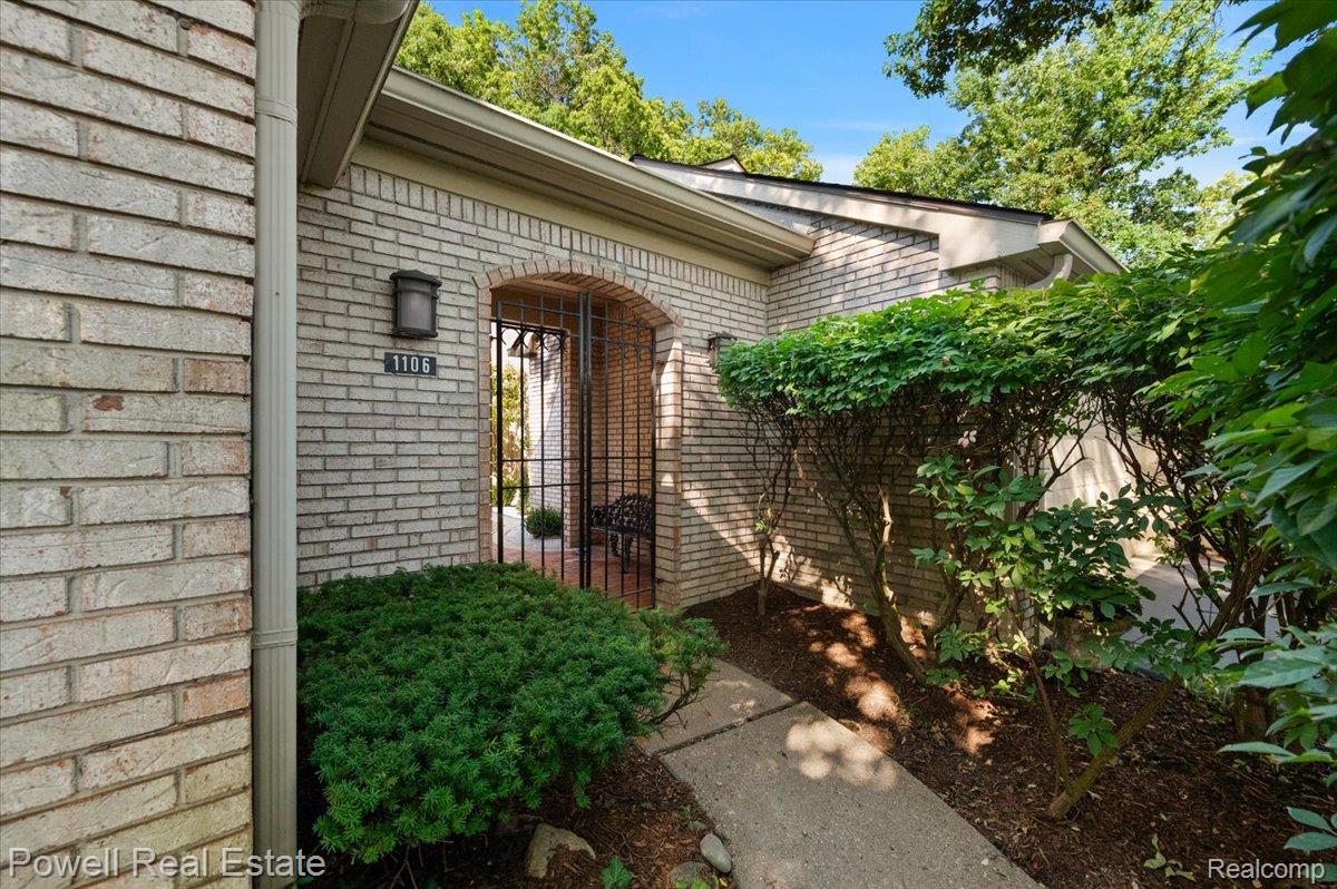 1106, Timberview, Bloomfield Hills, Michigan, 48304