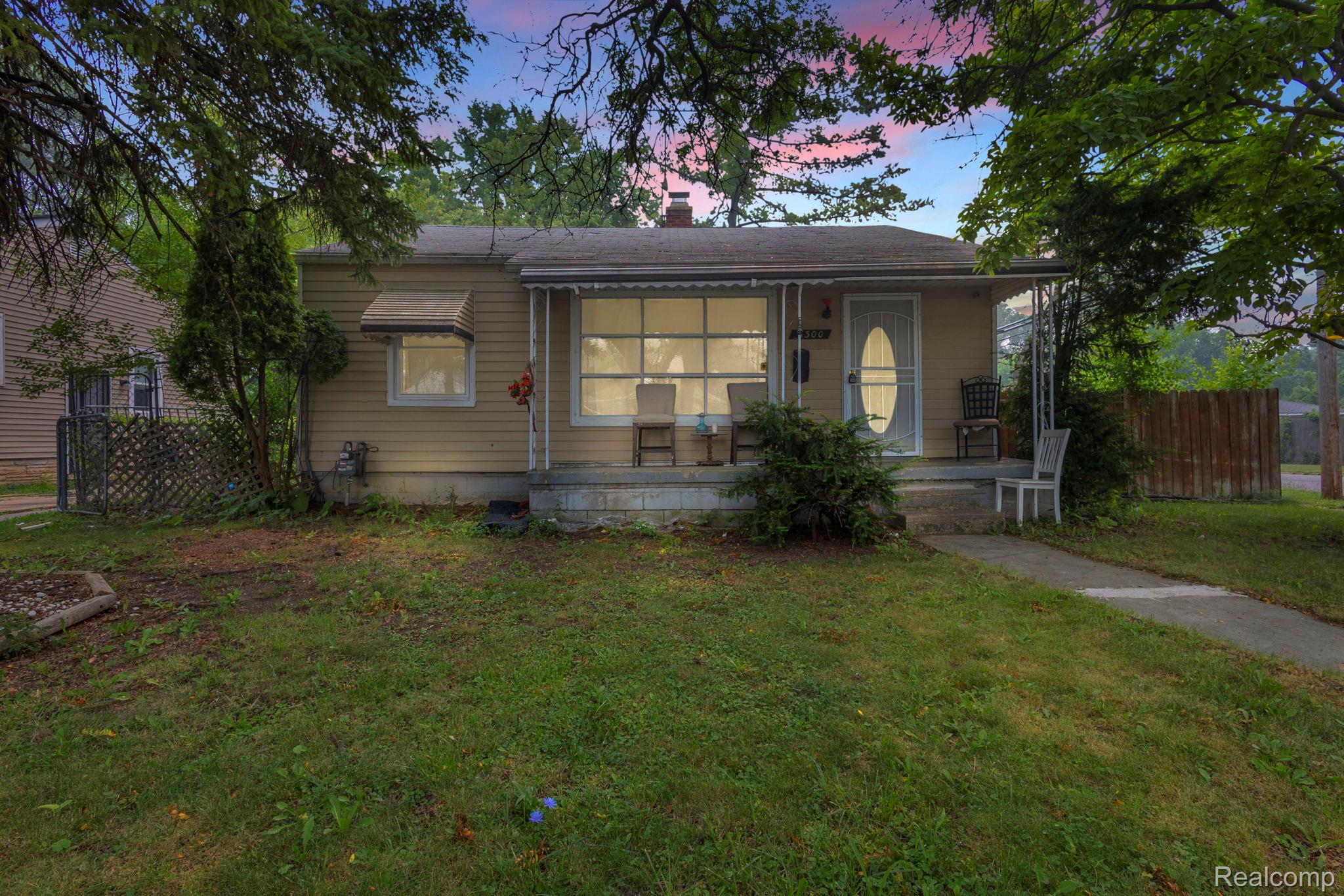 6300, Warwick, Detroit, Michigan, 48228