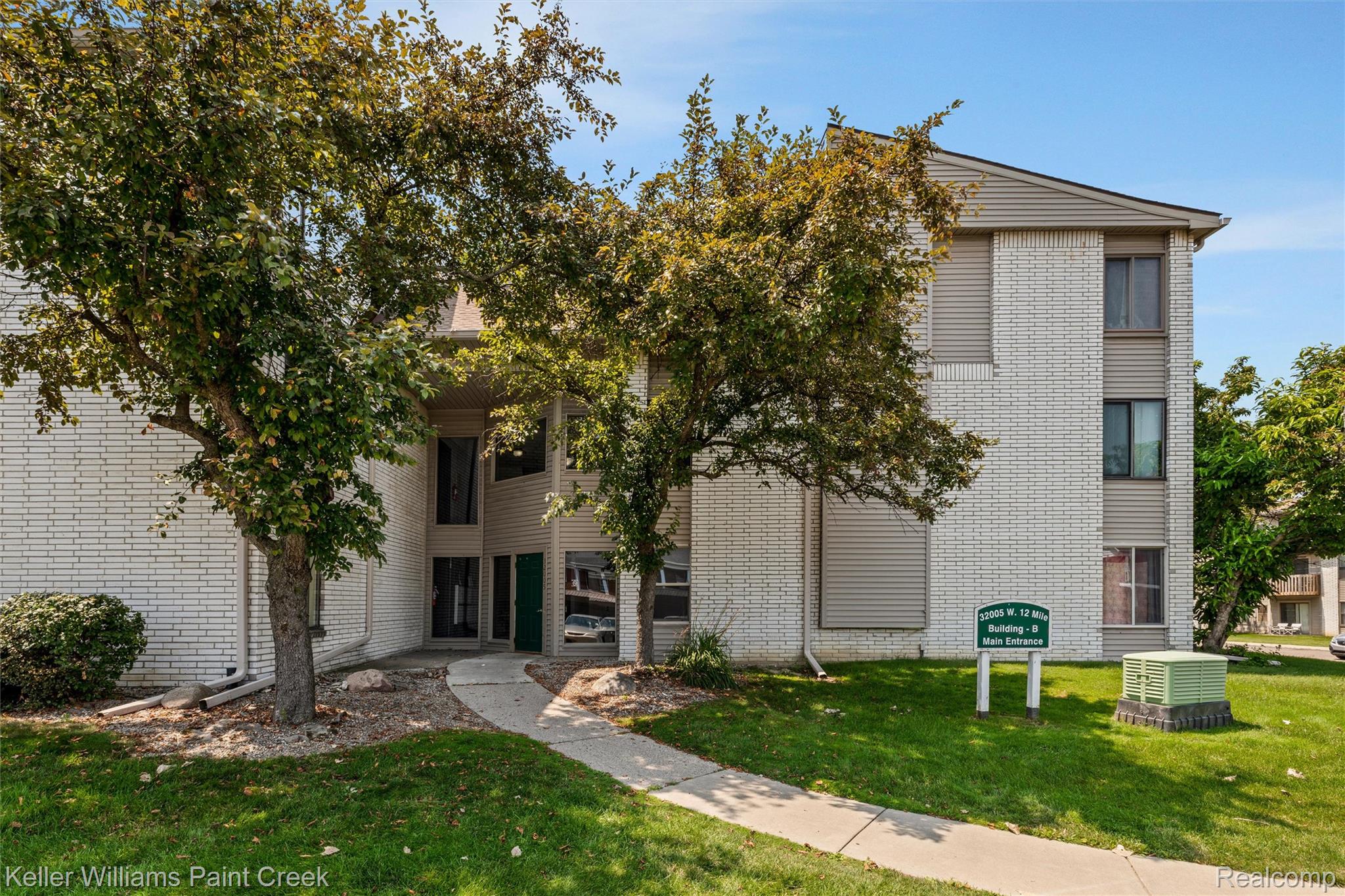32005, 12 Mile, #205, Farmington, Michigan, 48334