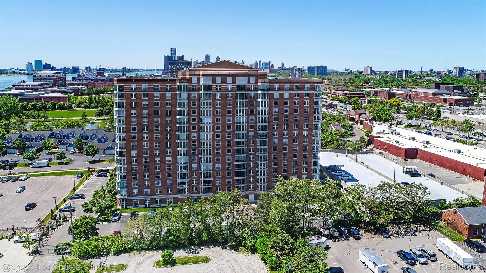 250, Harbortown, #901, Detroit, Michigan, 48207