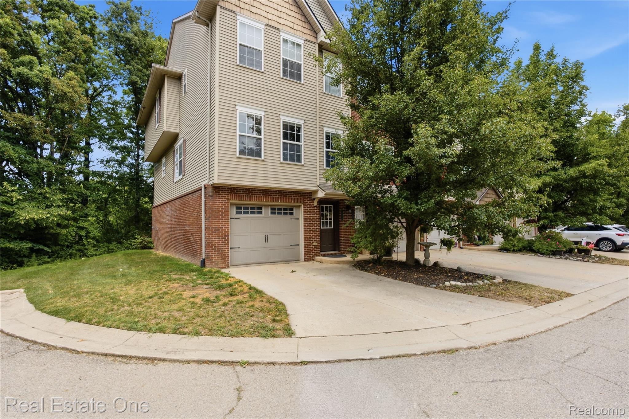 1615, Red Hickory, Howell, Michigan, 48855