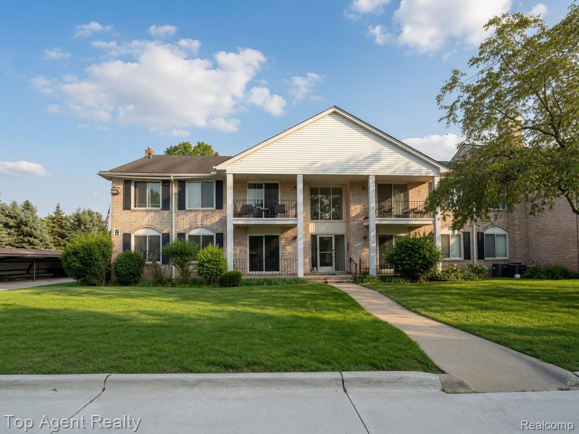 14211, Ivanhoe, Sterling Heights, Michigan, 48312