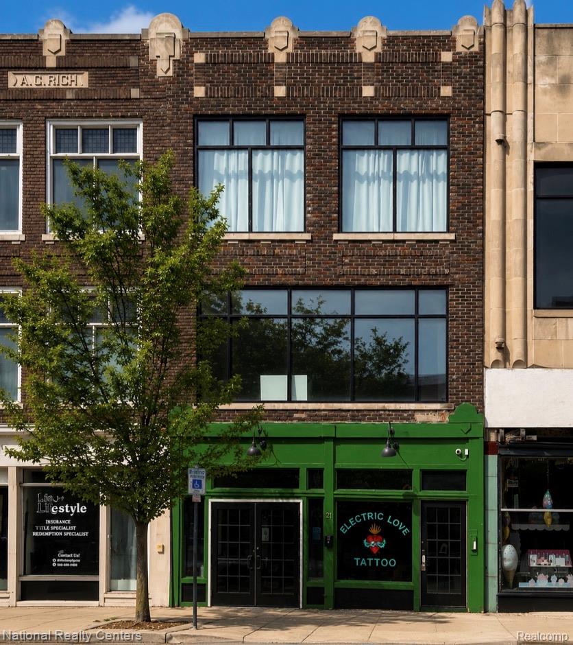 21, Saginaw, #2A, Pontiac, Michigan, 48342