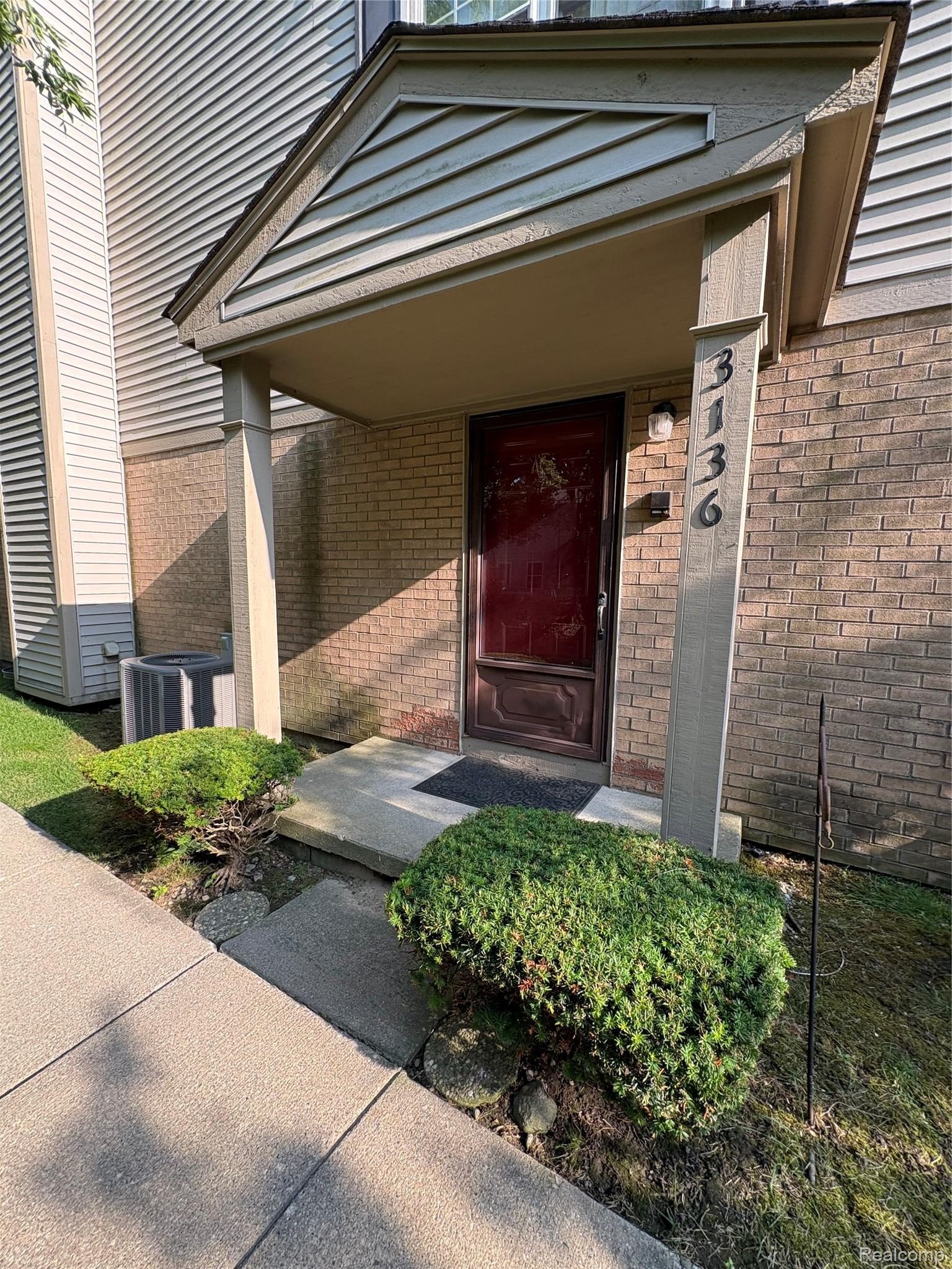 3136, Hidden Ridge, Waterford, Michigan, 48328