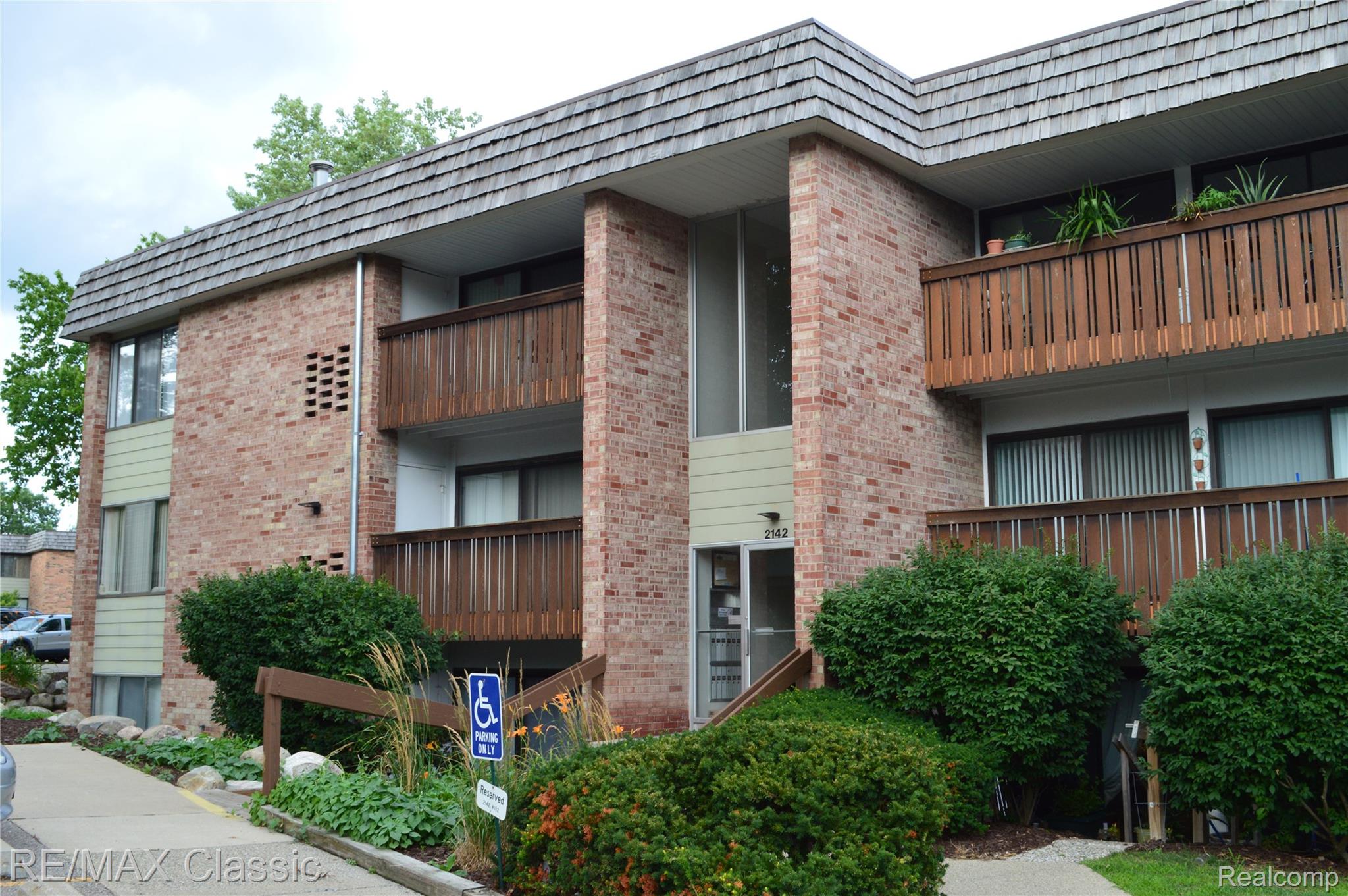 2142, Pauline, Ann Arbor, Michigan, 48103
