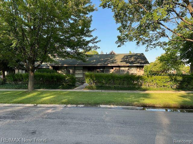1823, BRADFORD, Birmingham, Michigan, 48009