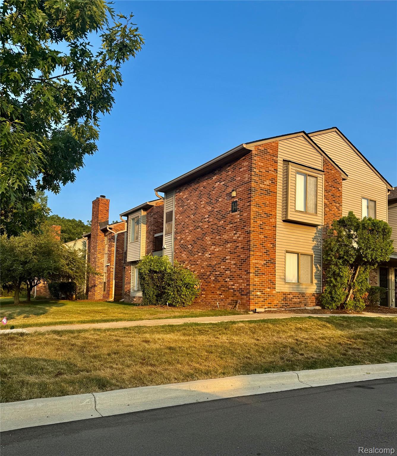 20721, Indian Creek, Farmington Hills, Michigan, 48335