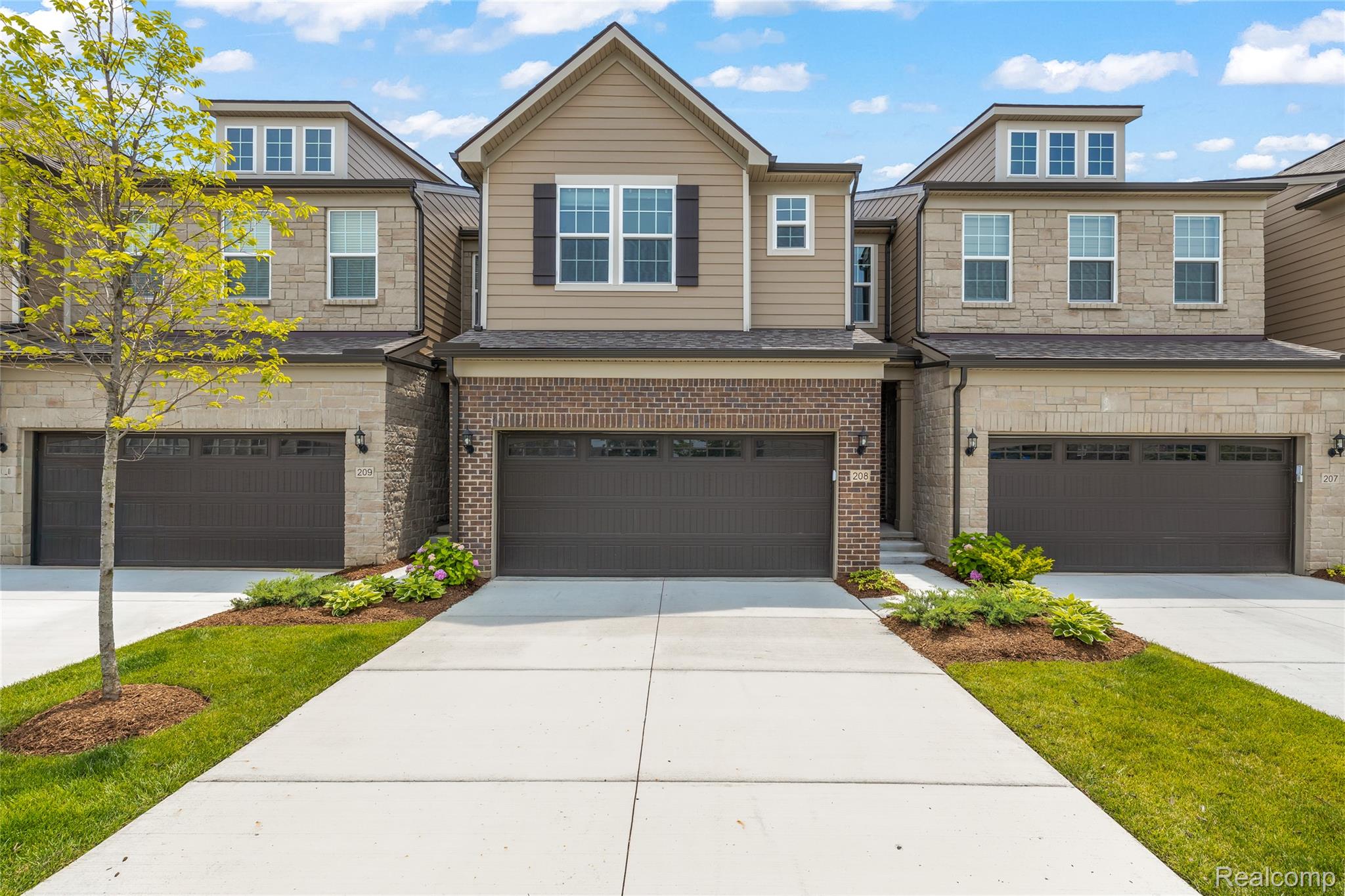 208, Addison, Walled Lake, Michigan, 48390