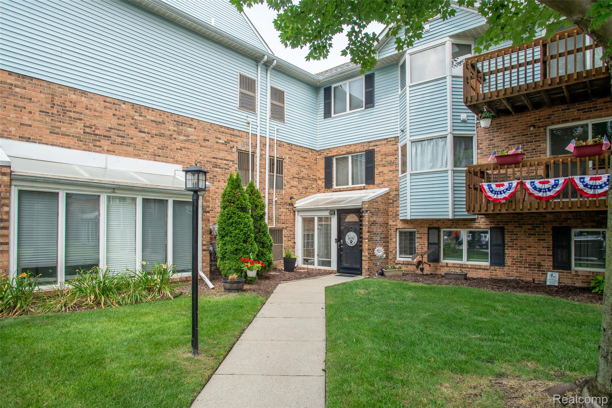 184, Pinewood, Plymouth, Michigan, 48170