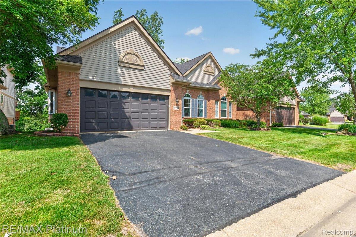 1698, Treyborne, Commerce Twp, Michigan, 48390