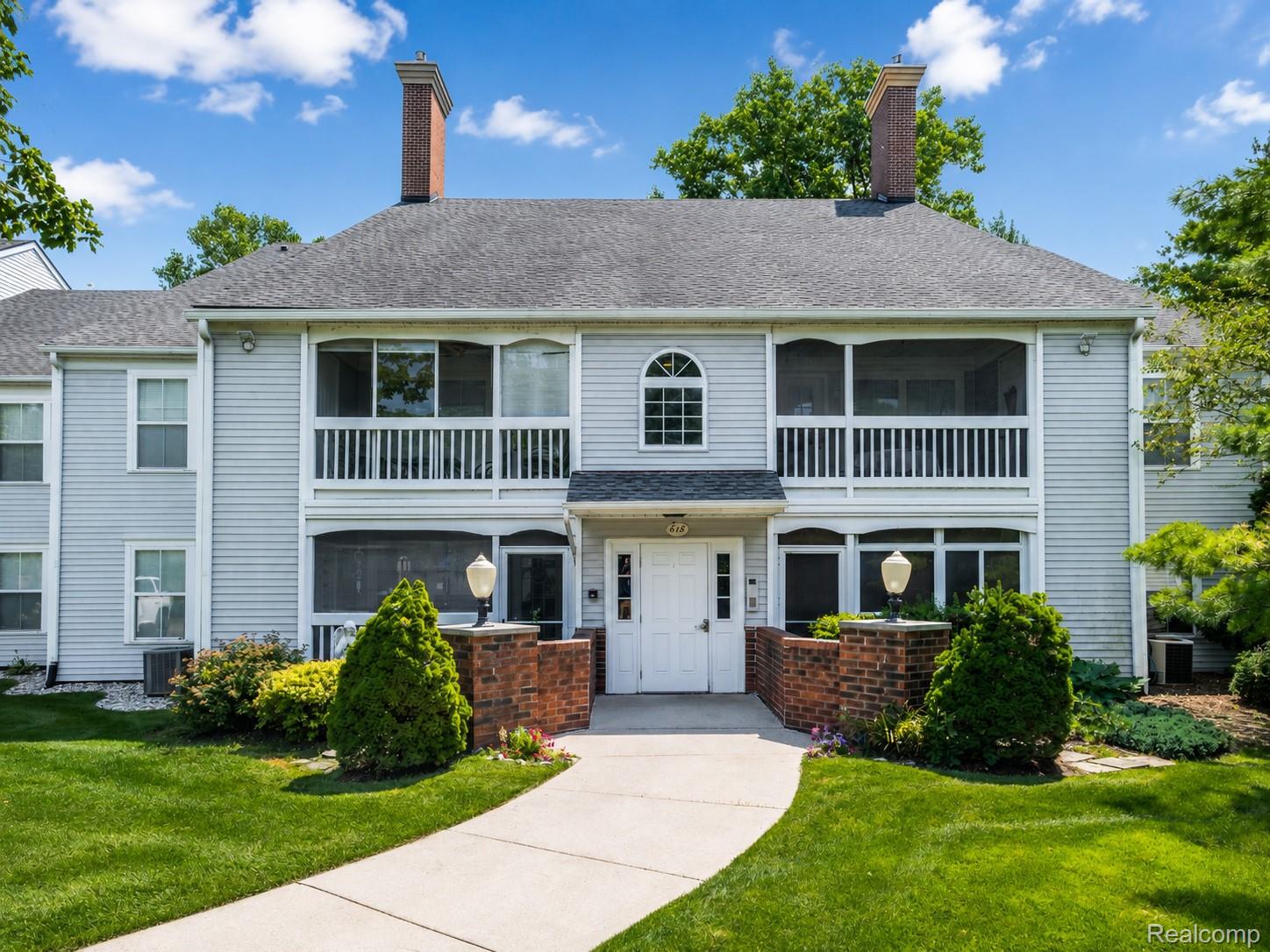 618, Curzon, #203, Howell, Michigan, 48843
