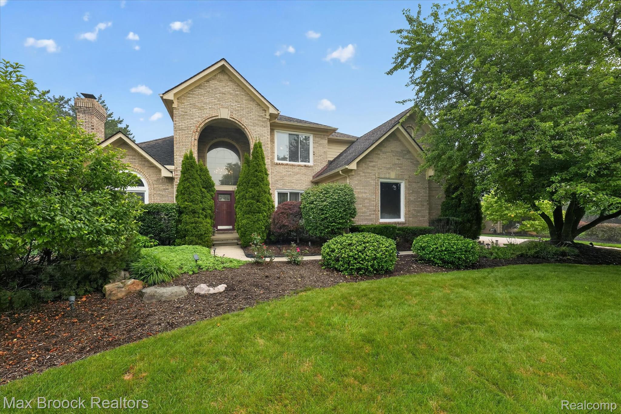 1822, Lexington, Troy, Michigan, 48084