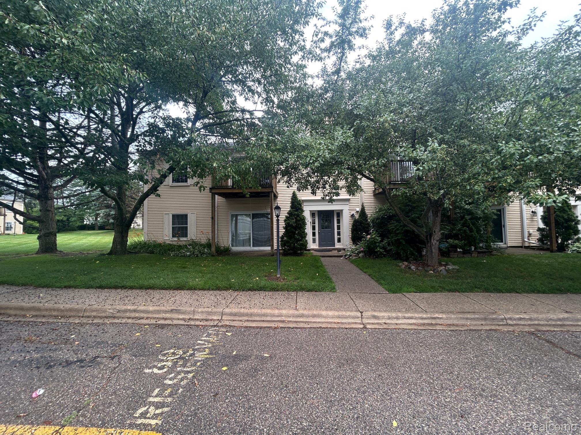 924, CHESTNUT HILL, #A, Auburn Hills, Michigan, 48326
