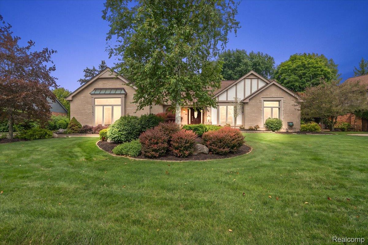 6545, Basswood, Troy, Michigan, 48098