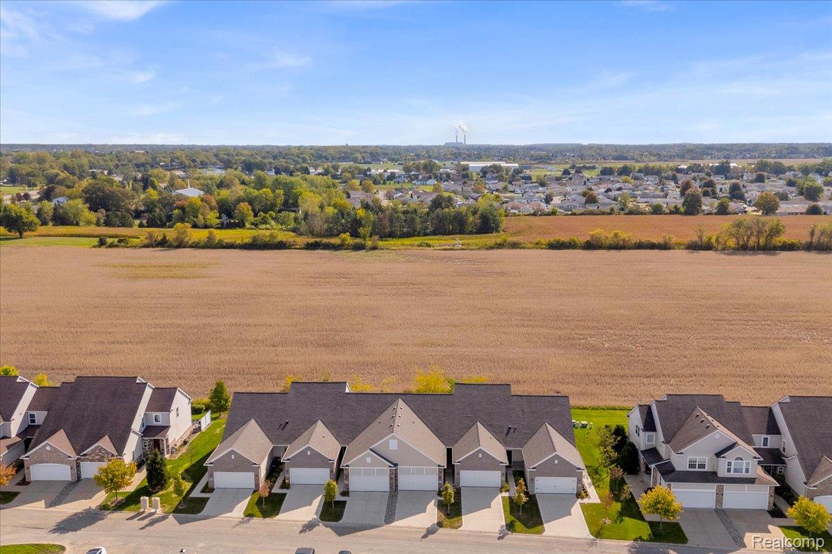 831, Plum Village, Monroe, Michigan, 48161