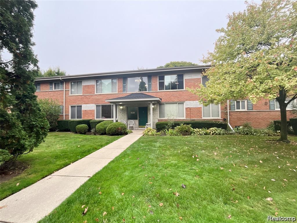 928, ADAMS, #8, Birmingham, Michigan, 48009