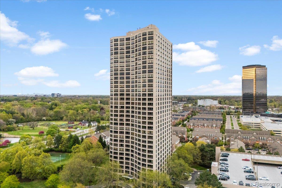 5000, Town, #3303-3304, Southfield, Michigan, 48075