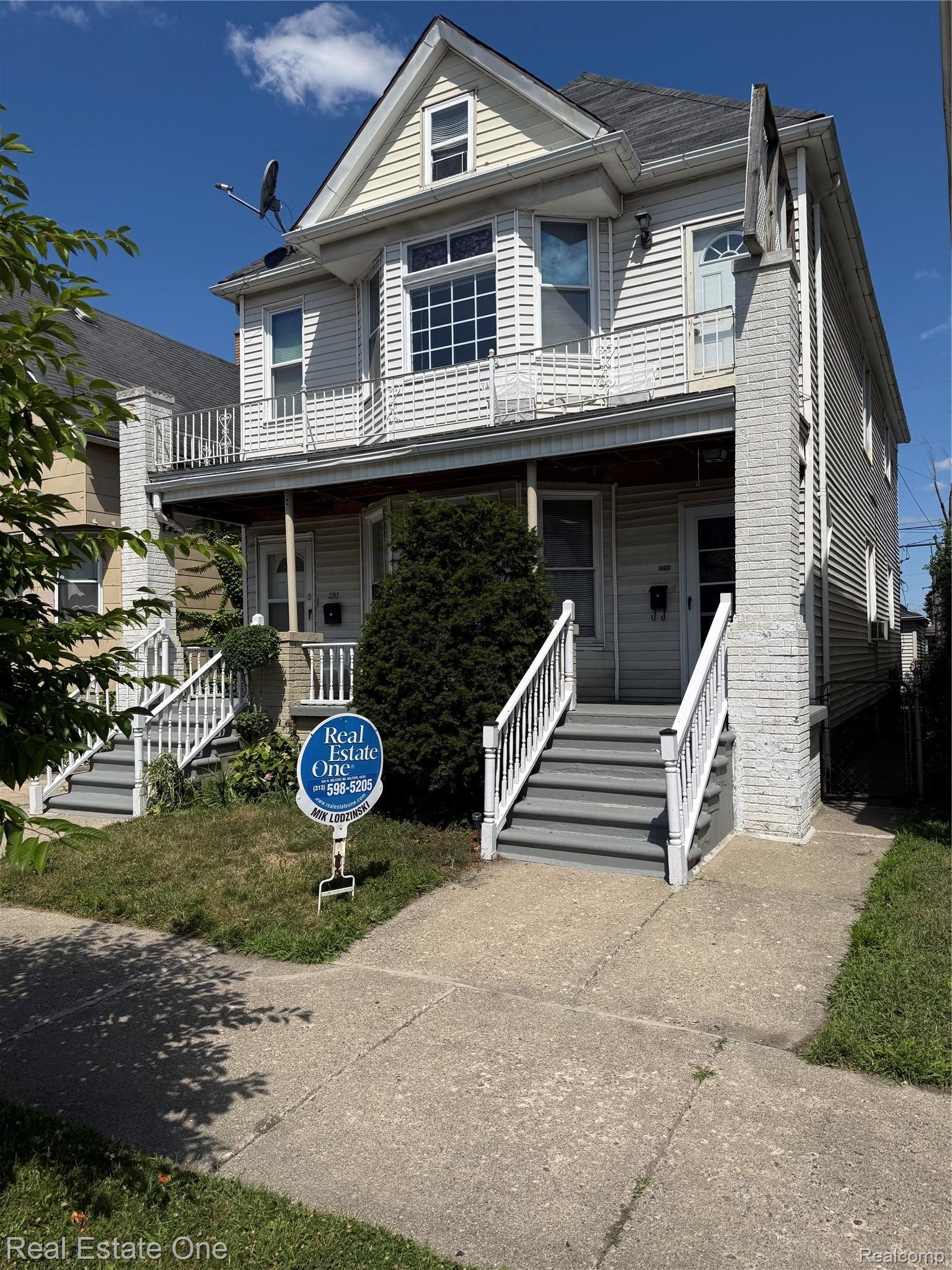 2293, Poland, Hamtramck, Michigan, 48212