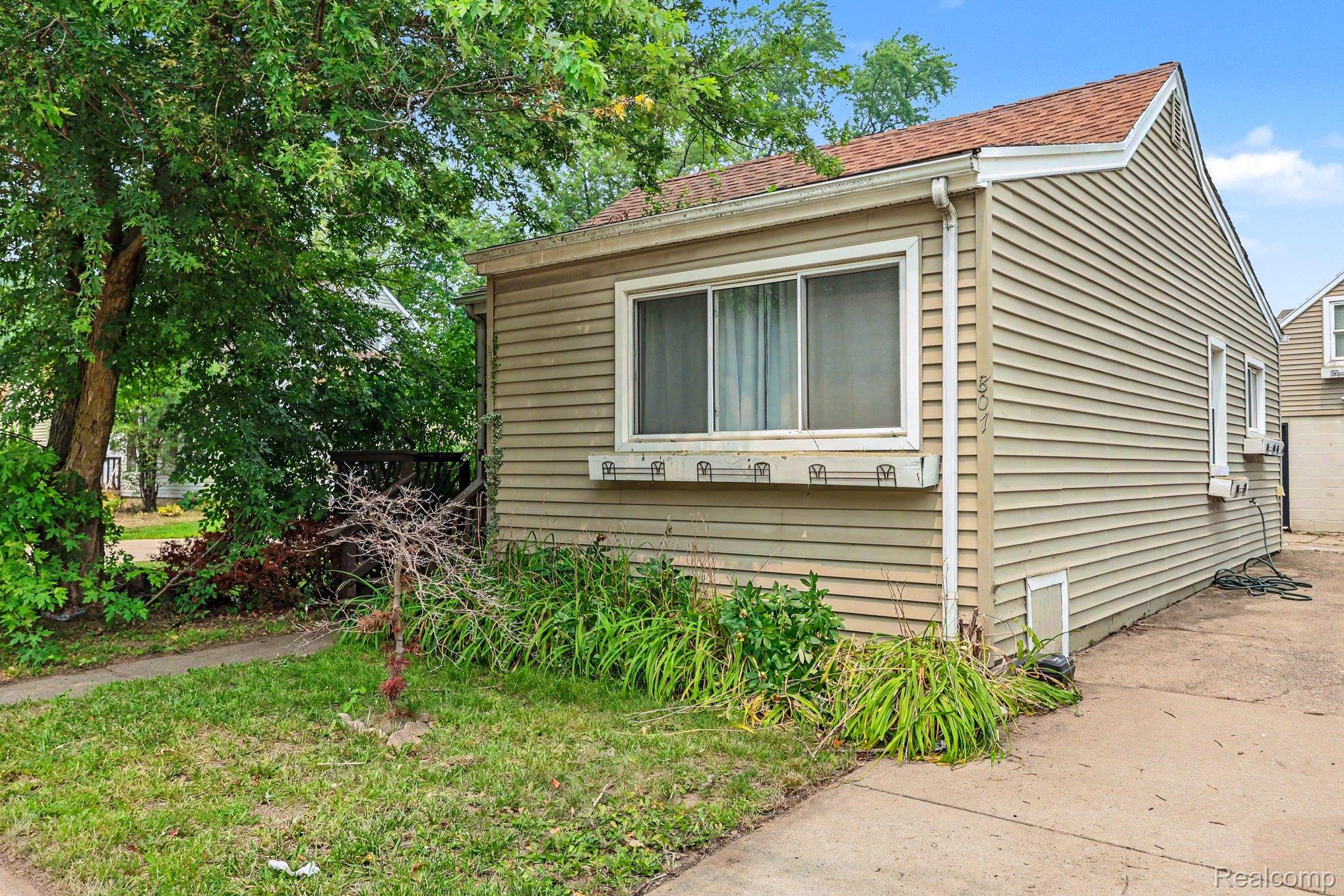 807, 14 Mile, Birmingham, Michigan, 48009