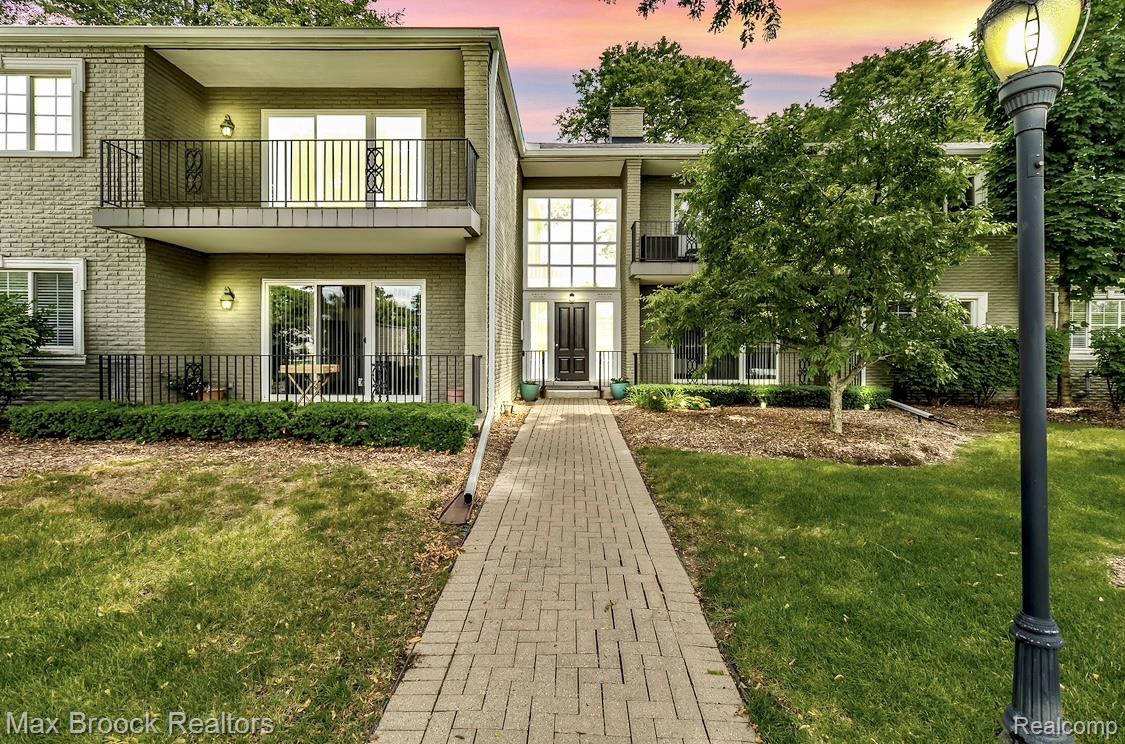 1113, Old Woodward, #46, Birmingham, Michigan, 48009