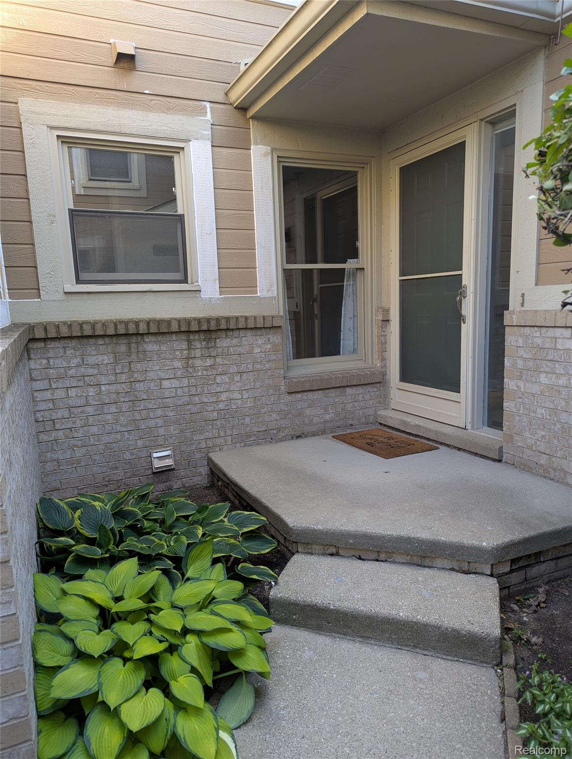 9327, Eastwind, Livonia, Michigan, 48150