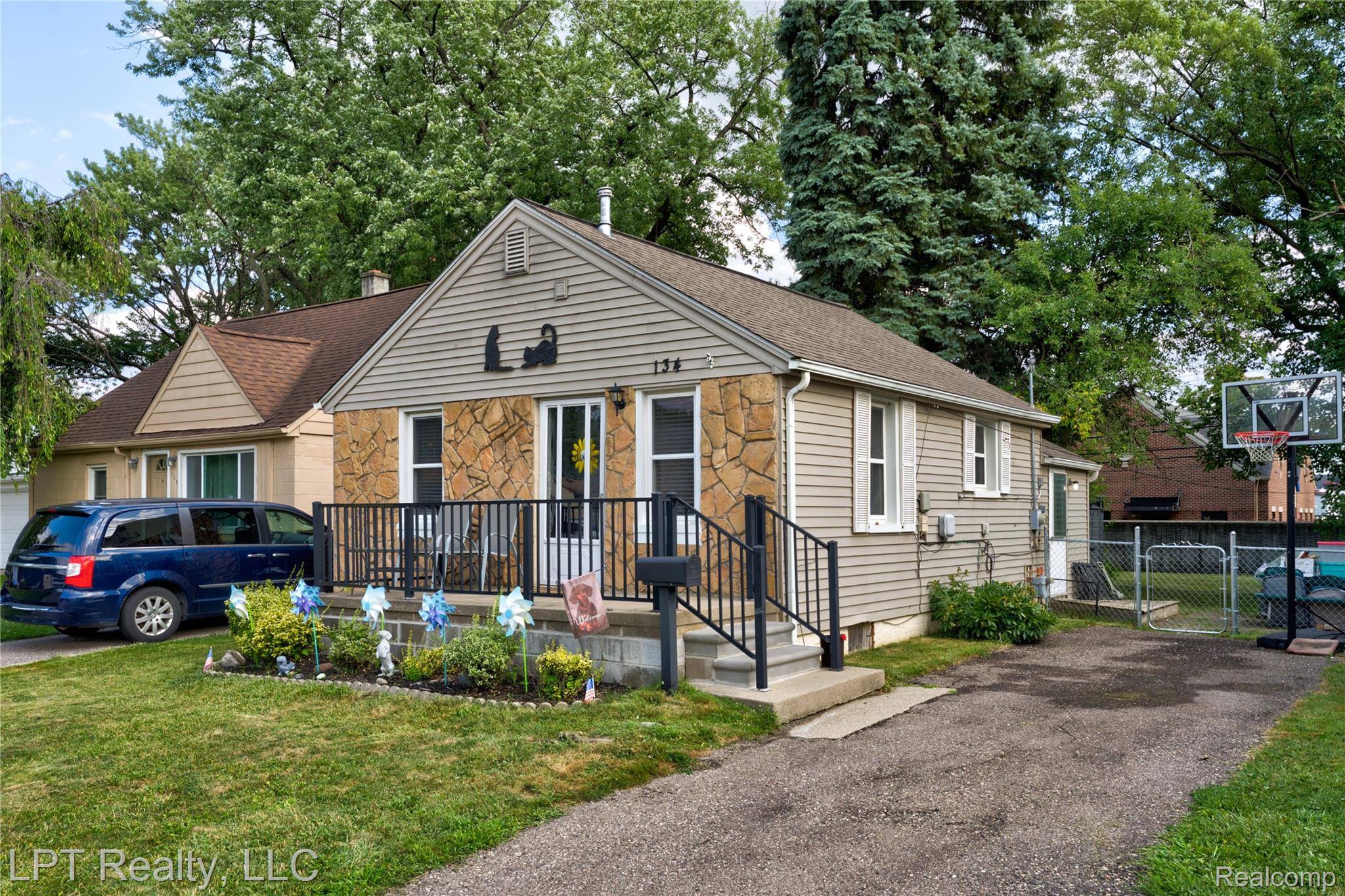134, Chopin, Troy, Michigan, 48083