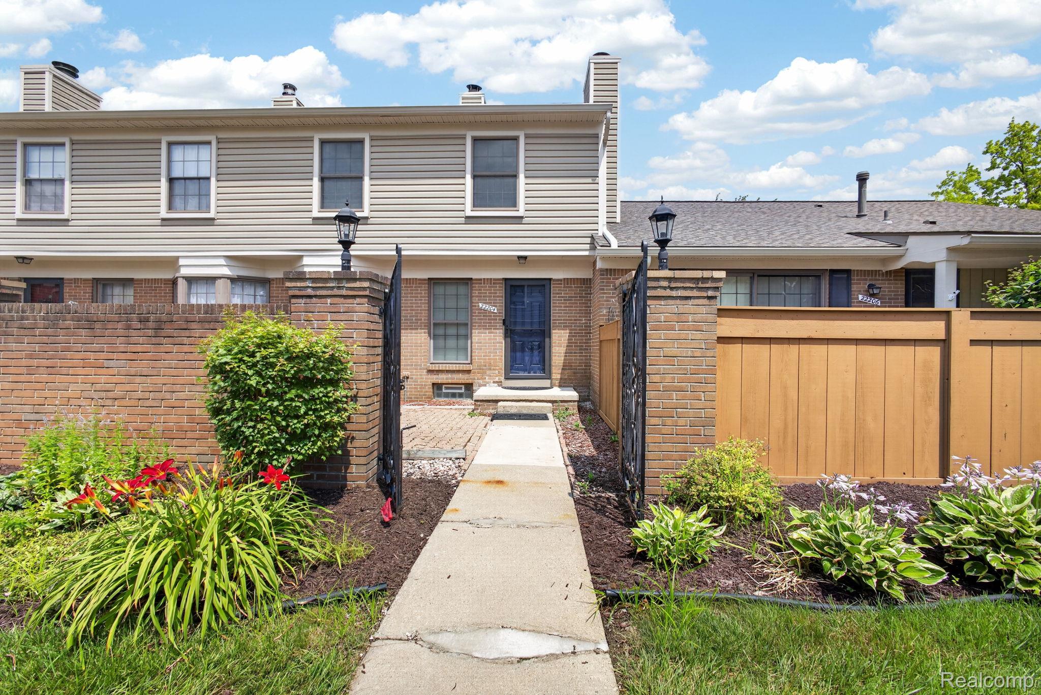 22204, Pondview, Novi, Michigan, 48375