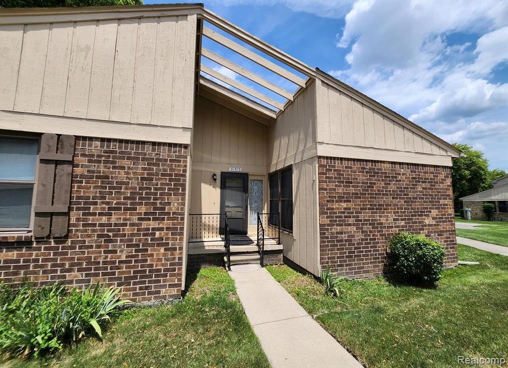 31573, GREEN MEADOW, Warren, Michigan, 48093