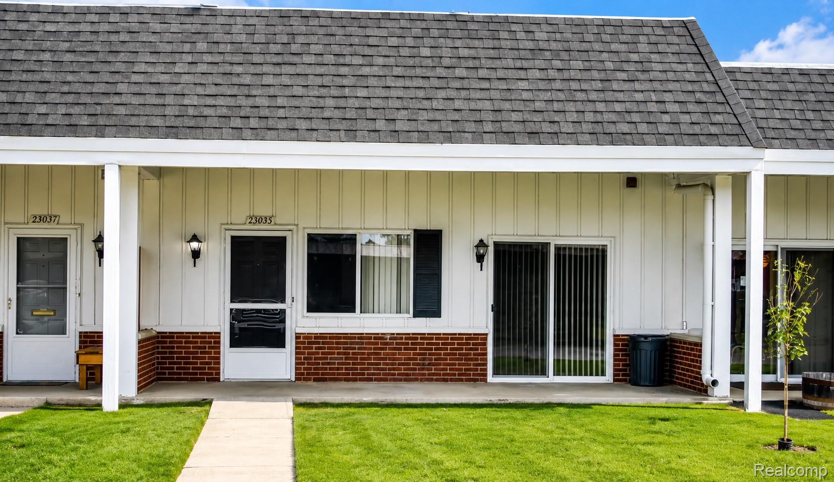 23033, Colony, St. Clair Shores, Michigan, 48080