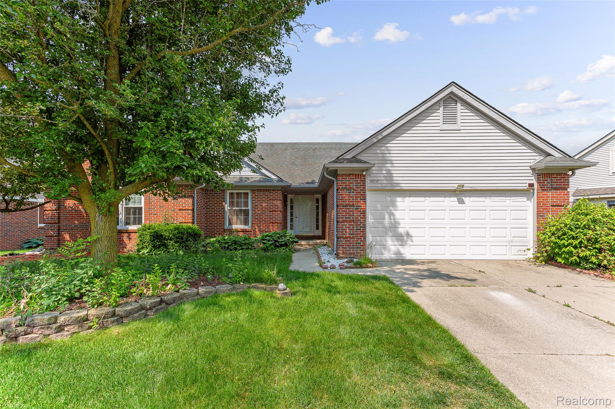 42137, Trent, Canton, Michigan, 48188